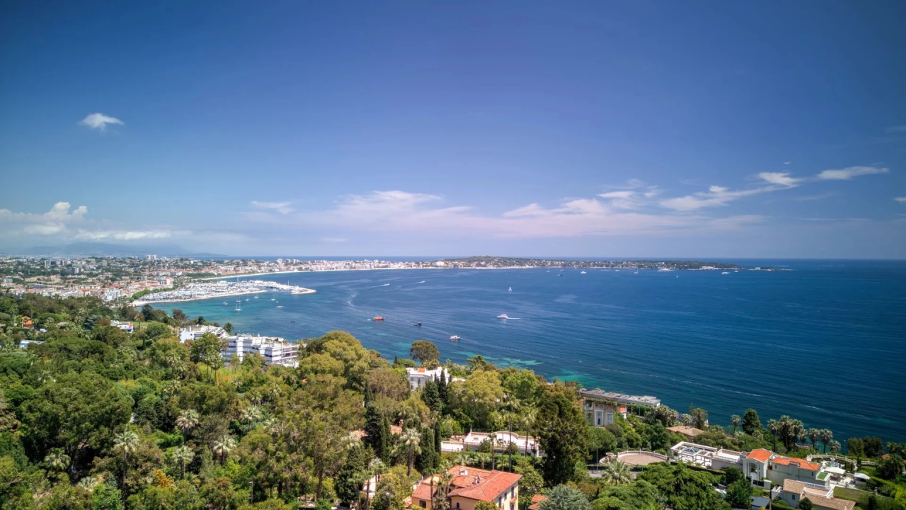 Flat in Cannes, France, 106 m² - picture 17