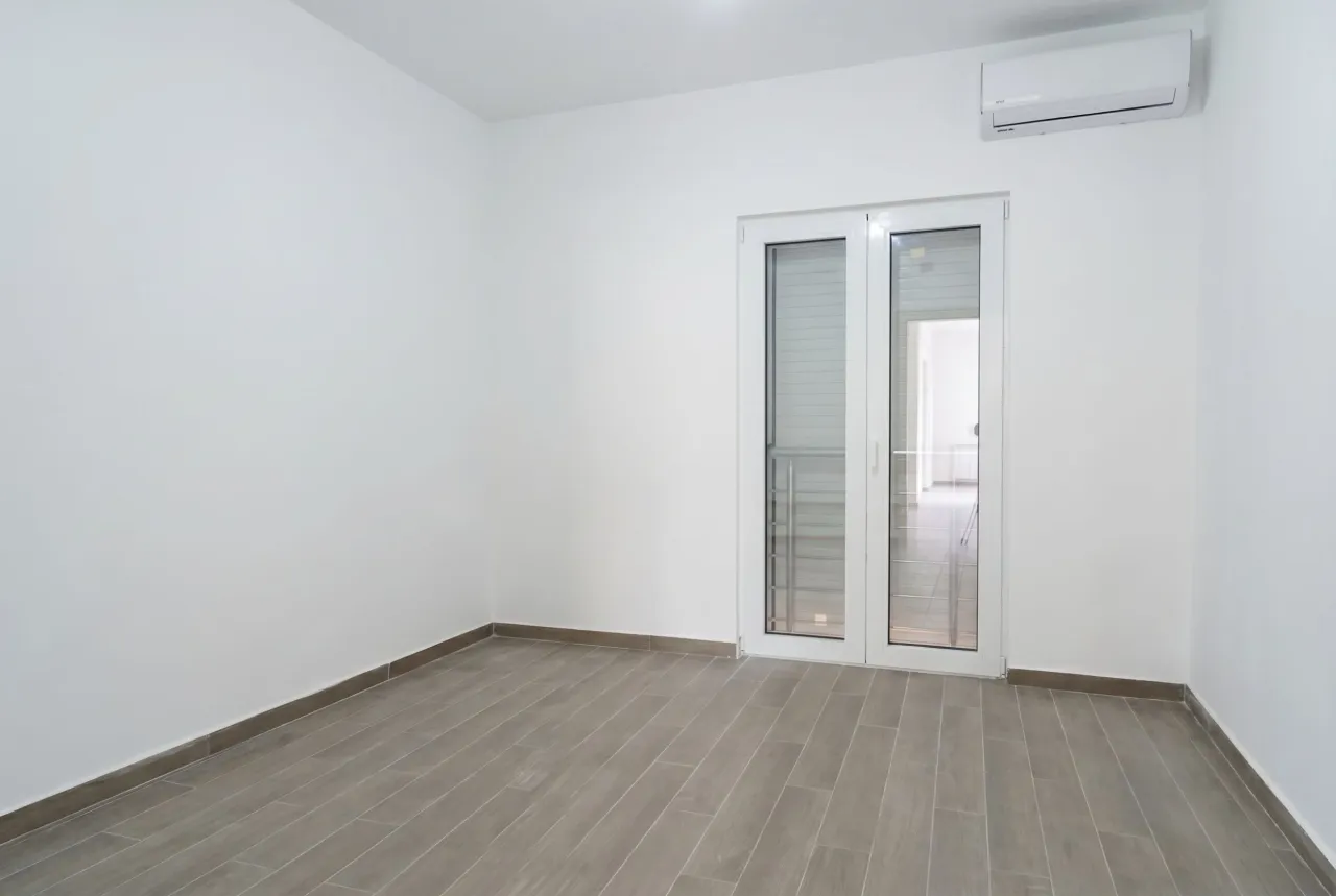 Piso en Herceg-Novi, Montenegro, 73 m² - imagen 10