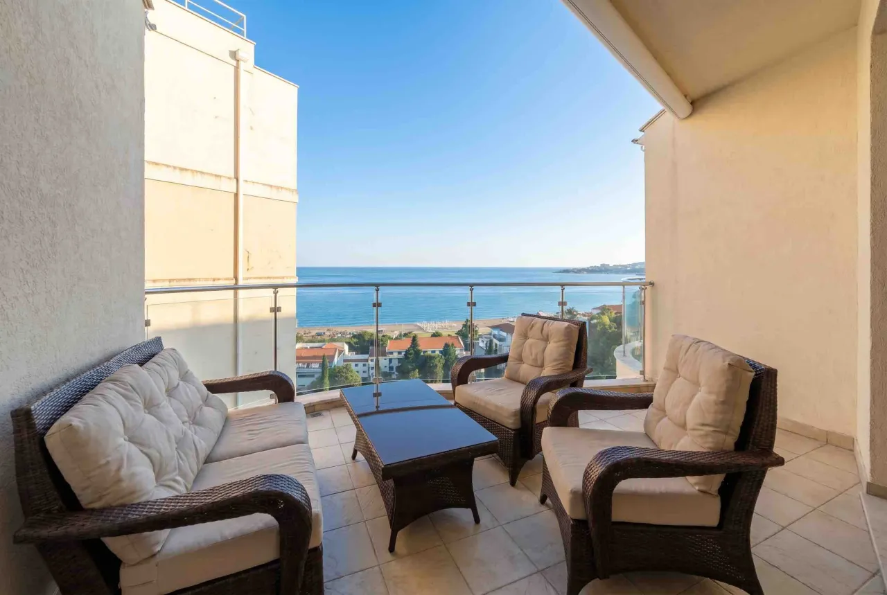 Piso en Becici, Montenegro, 72 m² - imagen 3