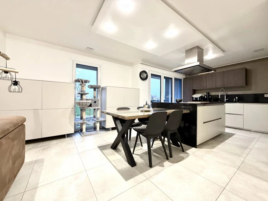 Flat in Luxembourg, Luxembourg, 106 m² - picture 6