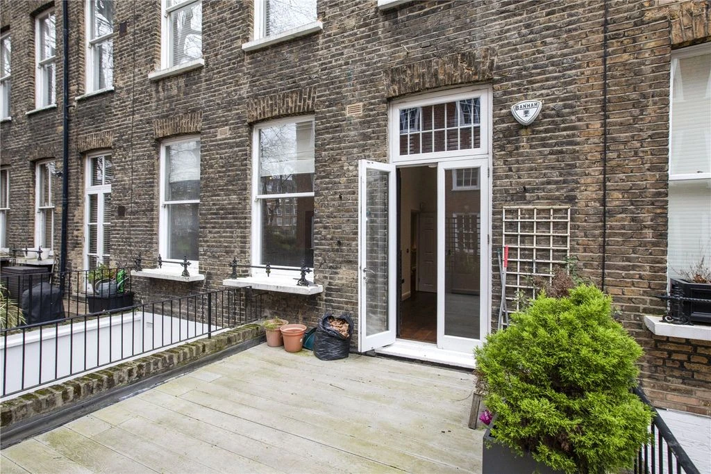 Flat in London, United Kingdom, 95 m² - picture 5