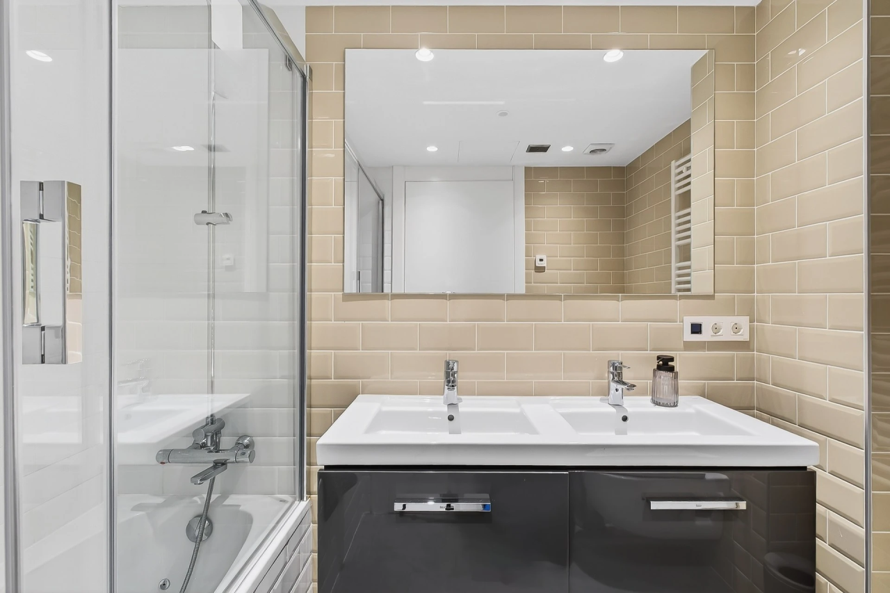 Flat in Les Escaldes, Andorra, 152 m² - picture 18