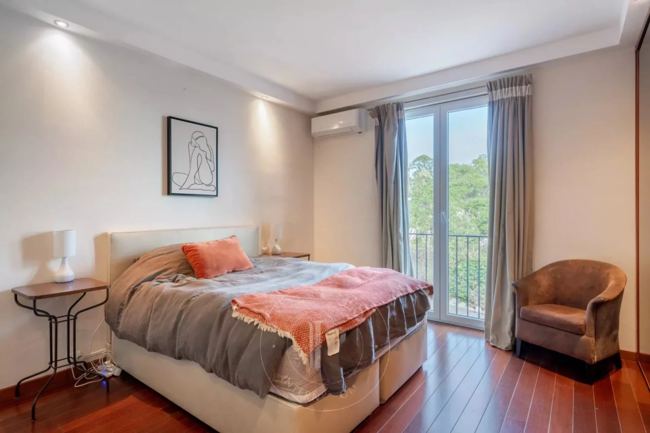 Flat in Cannes, France - picture 10