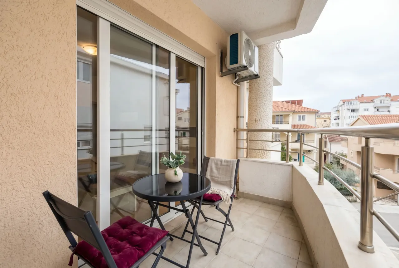 Flat in Budva, Montenegro, 45 m² - picture 1