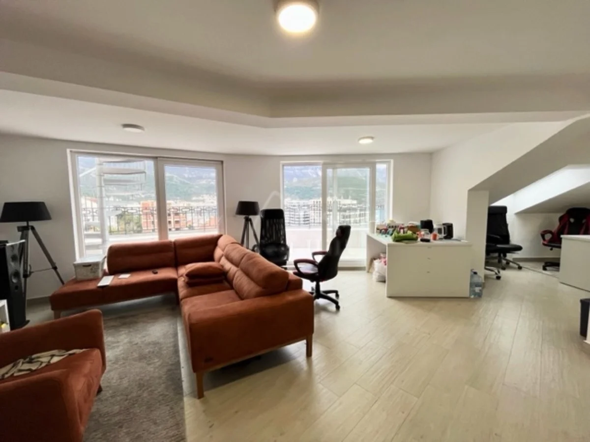 Penthouse in Budva, Montenegro, 172 m² - picture 1