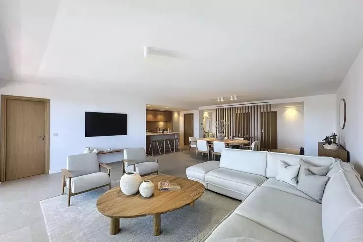 Flat in Cannes, France, 155 m² - picture 1