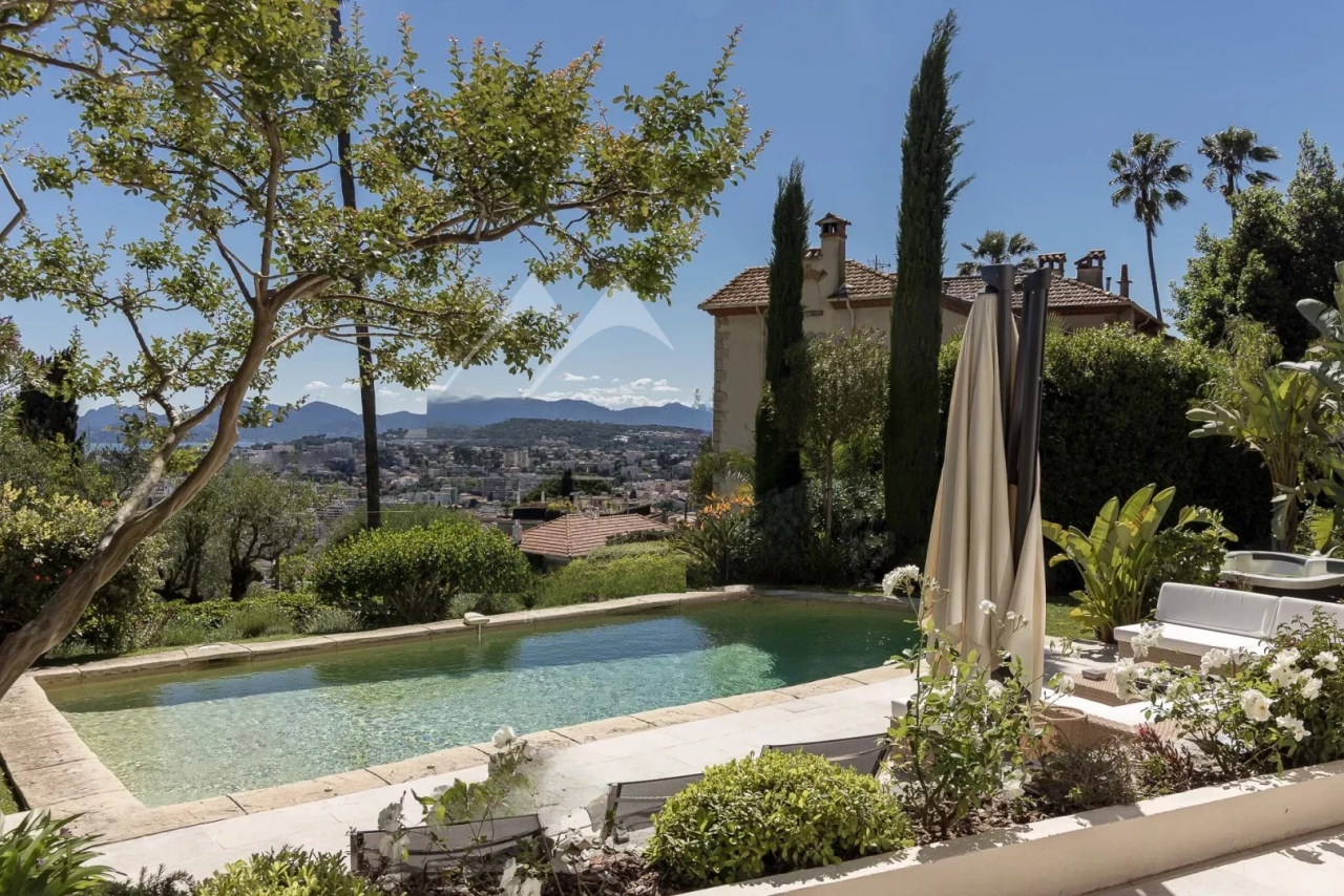 Flat in Cannes, France, 376 m² - picture 2