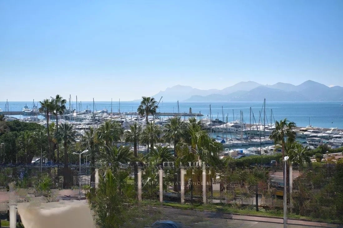 Flat in Cannes, France, 100 m² - picture 2