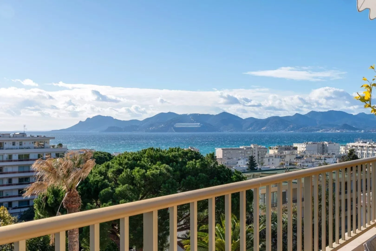 Flat in Cannes, France, 108 m² - picture 3