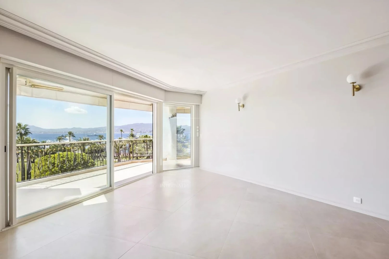 Flat in Cannes, France, 97 m² - picture 5