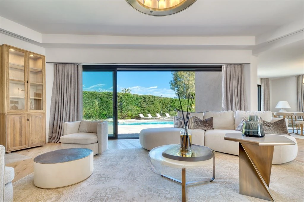 Flat in Cannes, France, 416 m² - picture 8