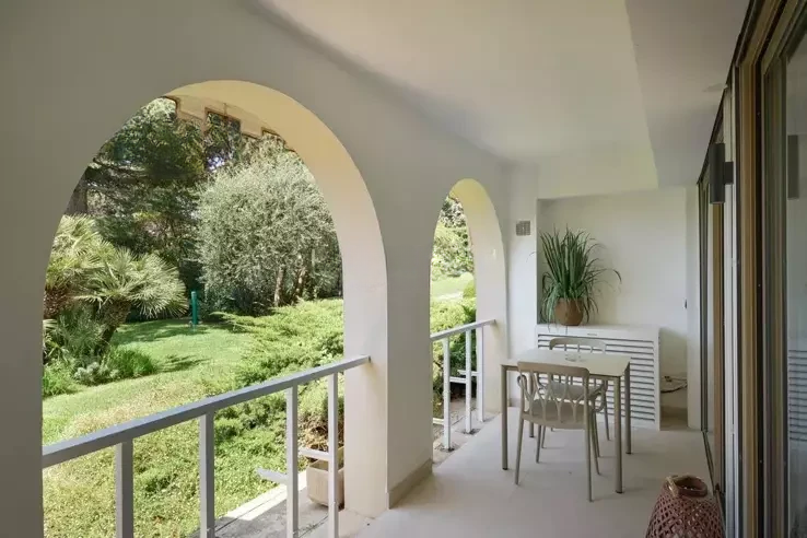 Flat in Cannes, France, 41 m² - picture 4