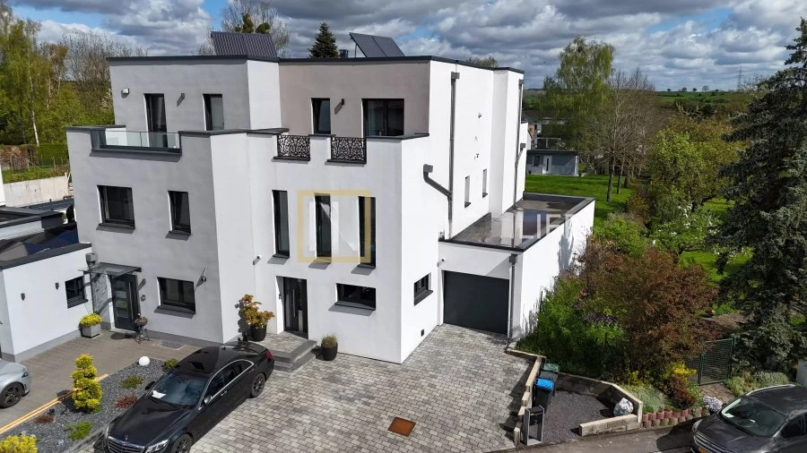 Flat in Luxembourg, Luxembourg, 183 m² - picture 1