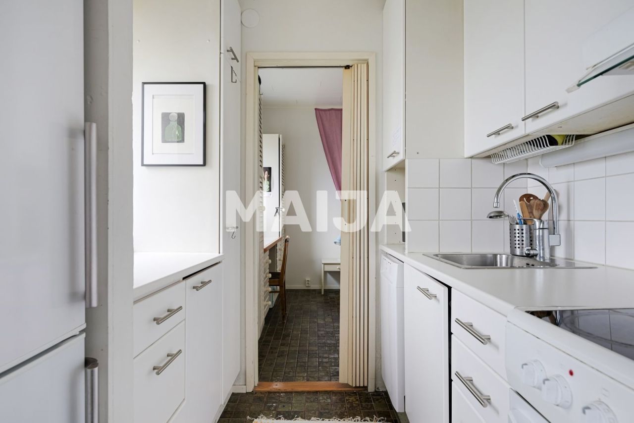 Apartment in Helsinki, Finland, 45 m² - picture 9