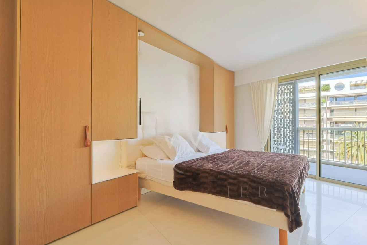 Flat in Cannes, France, 130 m² - picture 17