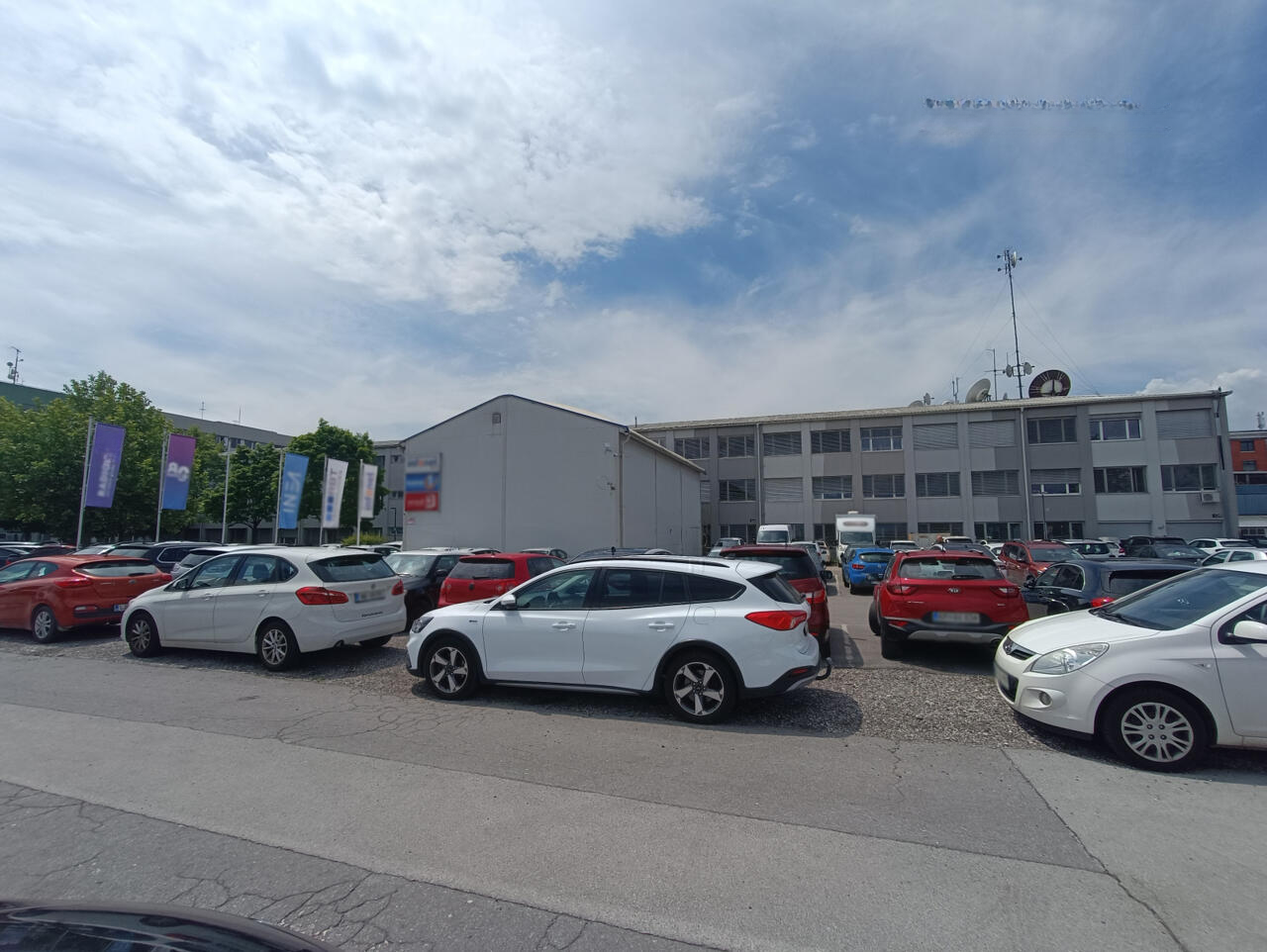 Office in Ljubljana, Slovenia, 2 163 m² - picture 1