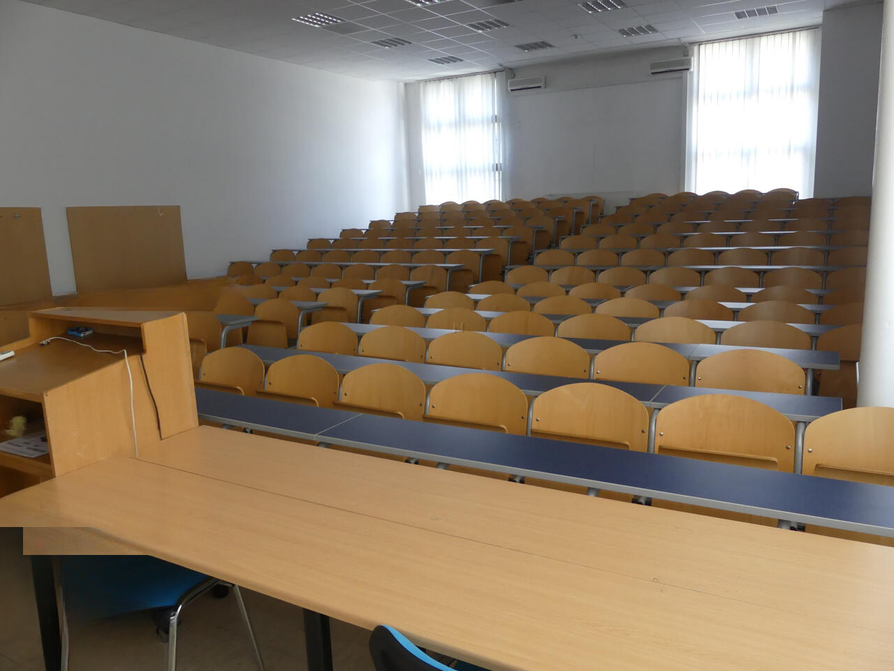 Oficina en Liubliana, Eslovenia, 560 m² - imagen 1