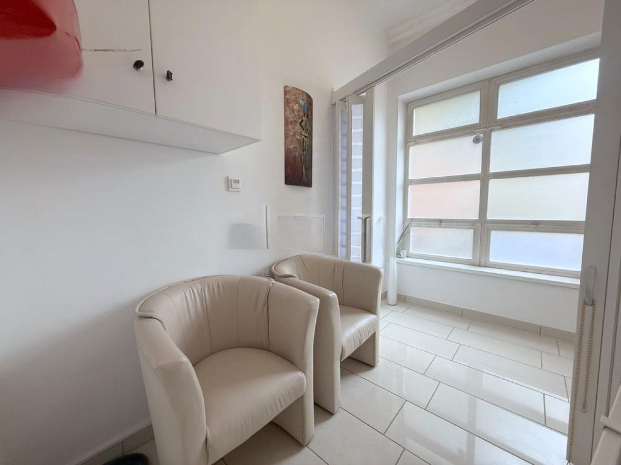 Oficina en Liubliana, Eslovenia, 81 m² - imagen 1