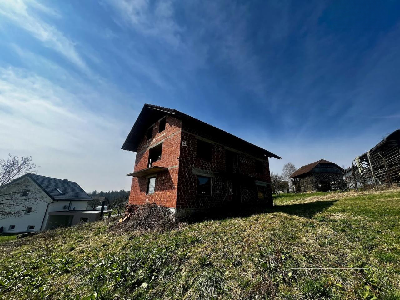 Maison à Novo Mesto, Slovénie, 150 m² - image 1
