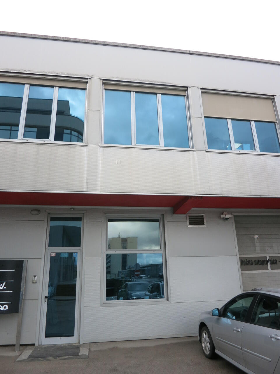 Oficina en Liubliana, Eslovenia, 500 m² - imagen 1