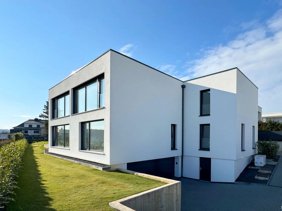 Flat in Luxembourg, Luxembourg, 465 m² - picture 1