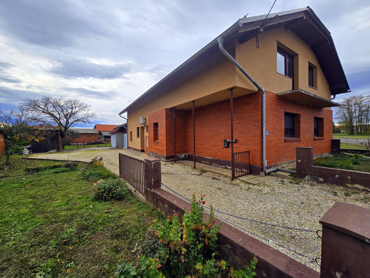 Casa a Lendava, Slovenia, 270 m² - foto 1