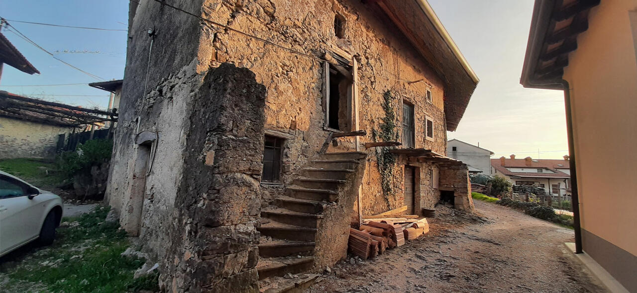 House in Komen, Slovenia, 146 m² - picture 1