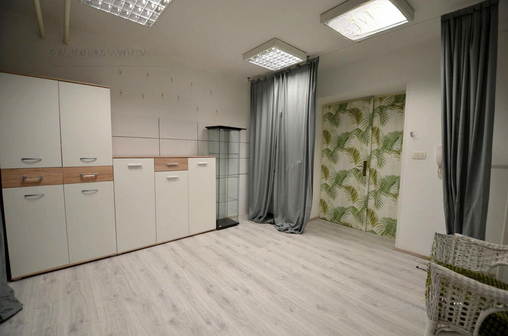 Oficina en Liubliana, Eslovenia, 65 m² - imagen 2