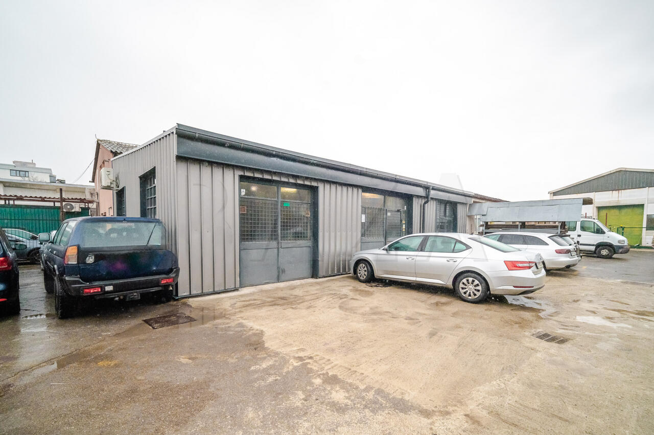 Oficina en Liubliana, Eslovenia, 465 m² - imagen 2