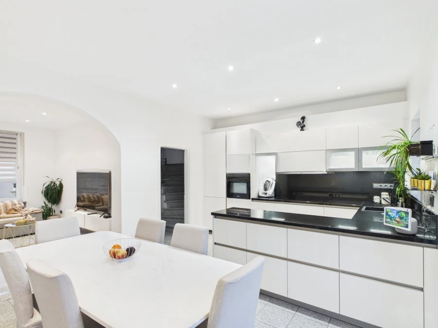 Flat in Luxembourg, Luxembourg, 156 m² - picture 2