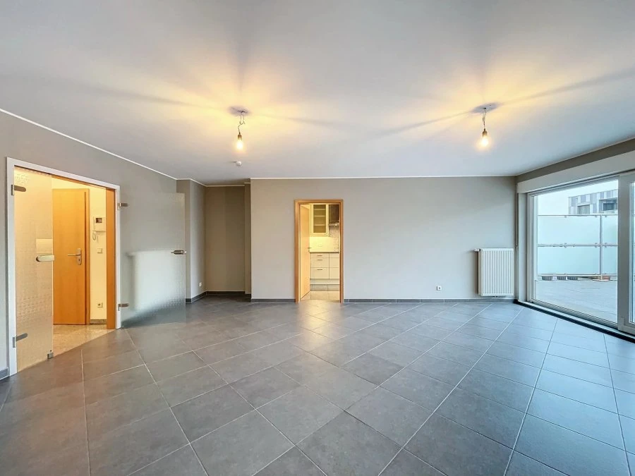 Flat in Luxembourg, Luxembourg, 101 m² - picture 2