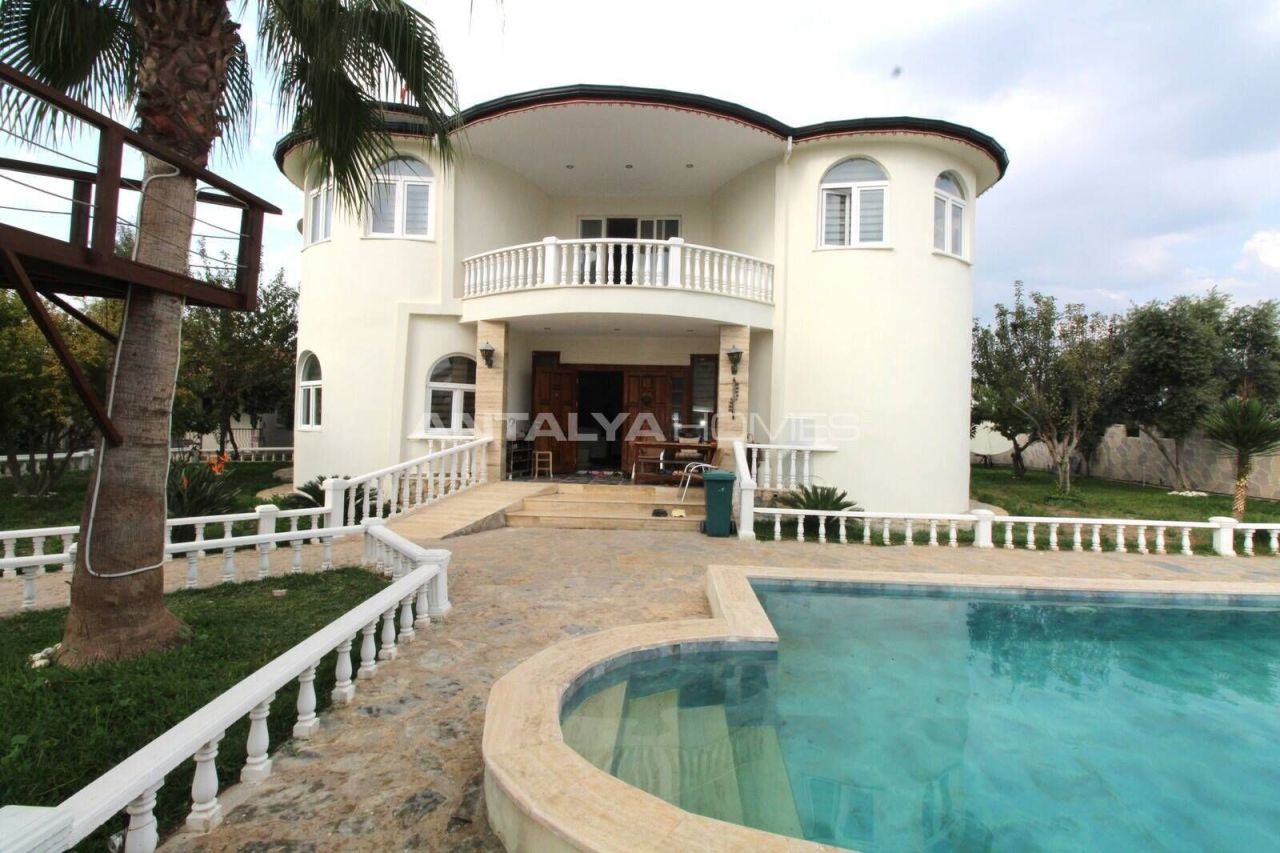 Villa in Serik, Turkey, 380 m² - picture 1