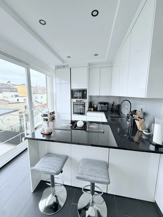 Flat in Luxembourg, Luxembourg, 125 m² - picture 3