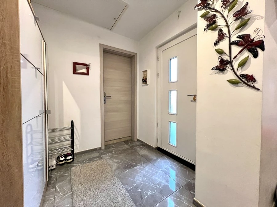 Flat in Luxembourg, Luxembourg, 105 m² - picture 3