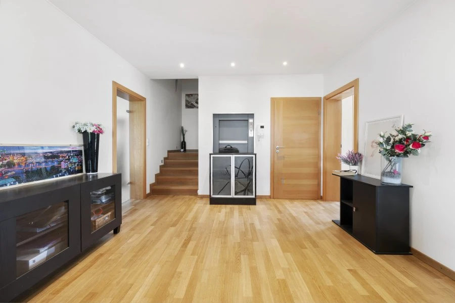 Flat in Luxembourg, Luxembourg, 325 m² - picture 4