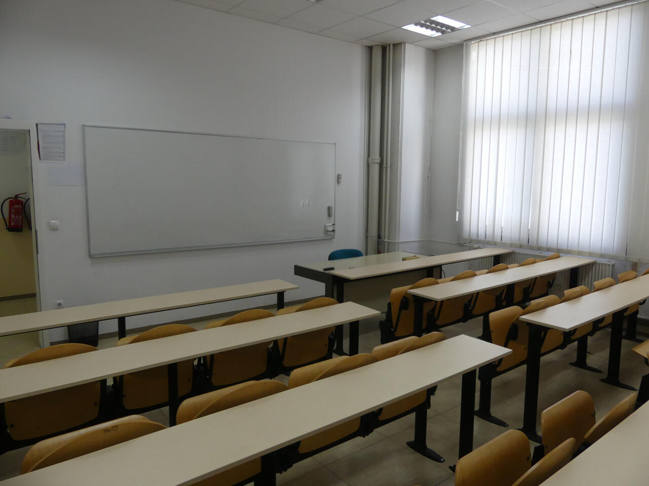 Oficina en Liubliana, Eslovenia, 560 m² - imagen 4