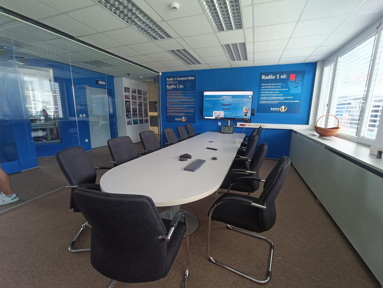 Office in Ljubljana, Slovenia, 2 163 m² - picture 4