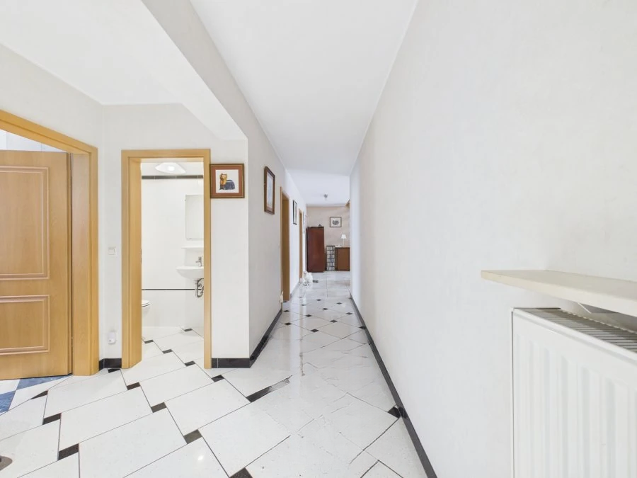 Flat in Luxembourg, Luxembourg, 189 m² - picture 5