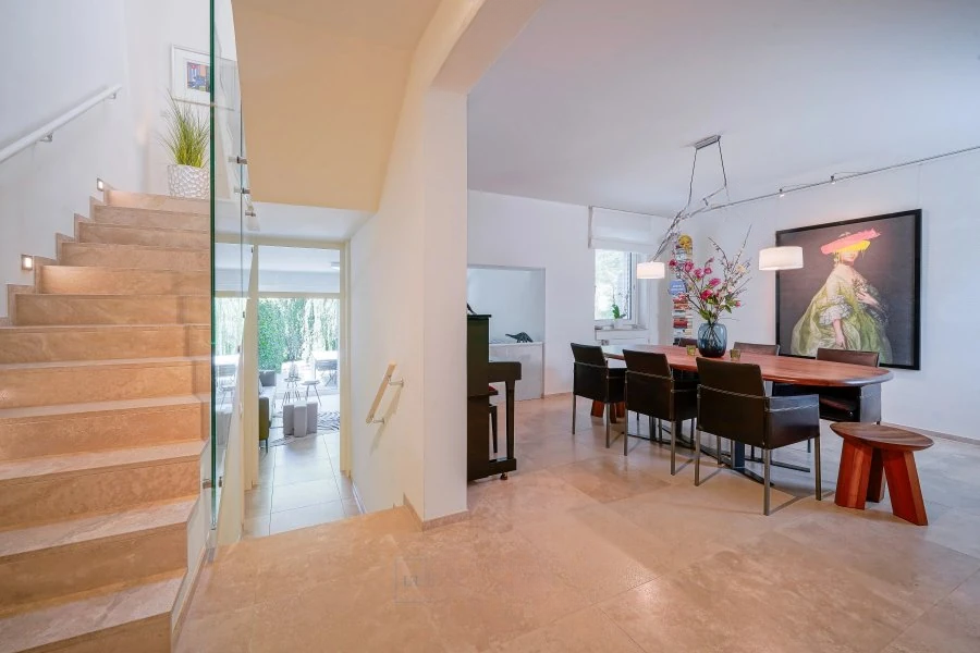 Flat in Luxembourg, Luxembourg, 140 m² - picture 6