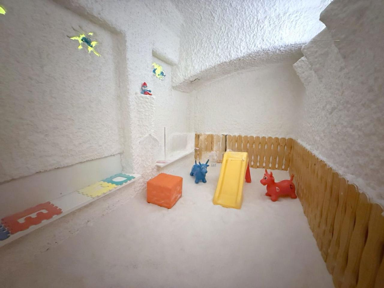 Oficina en Liubliana, Eslovenia, 81 m² - imagen 7