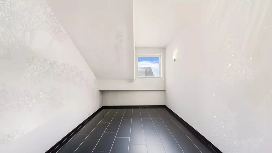 Flat in Luxembourg, Luxembourg, 100 m² - picture 7