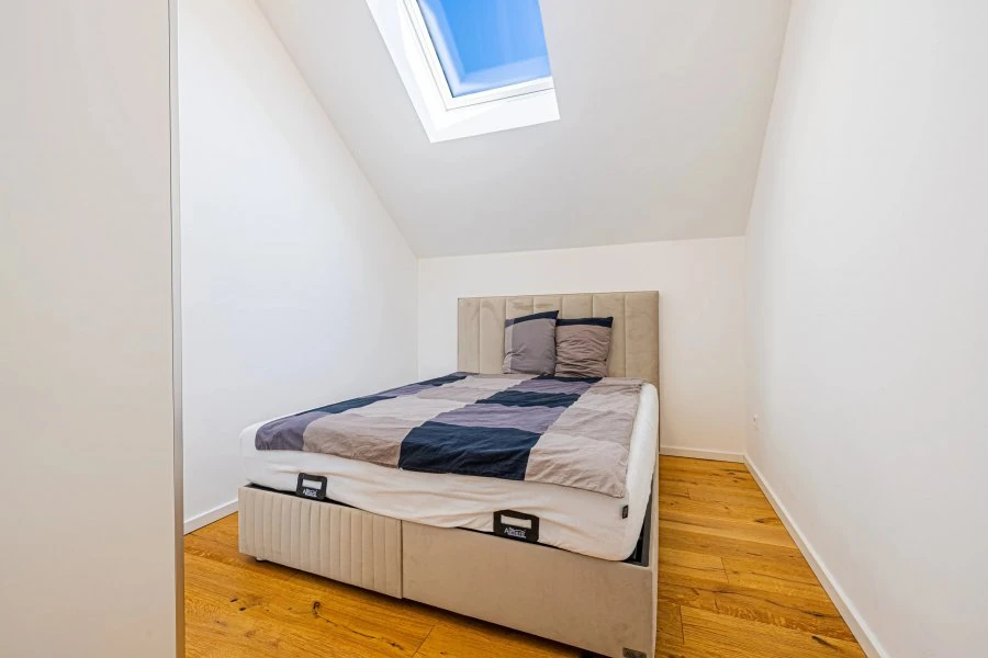 Flat in Luxembourg, Luxembourg, 380 m² - picture 7