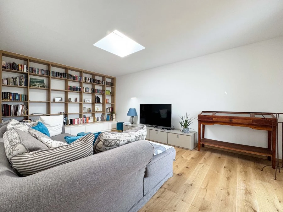 Flat in Luxembourg, Luxembourg, 465 m² - picture 7