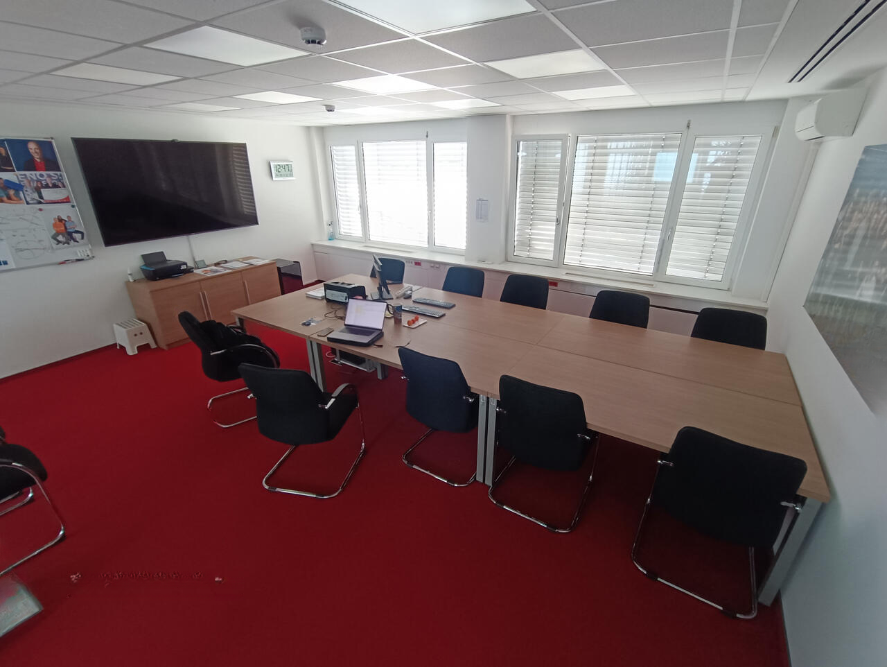 Office in Ljubljana, Slovenia, 2 163 m² - picture 9