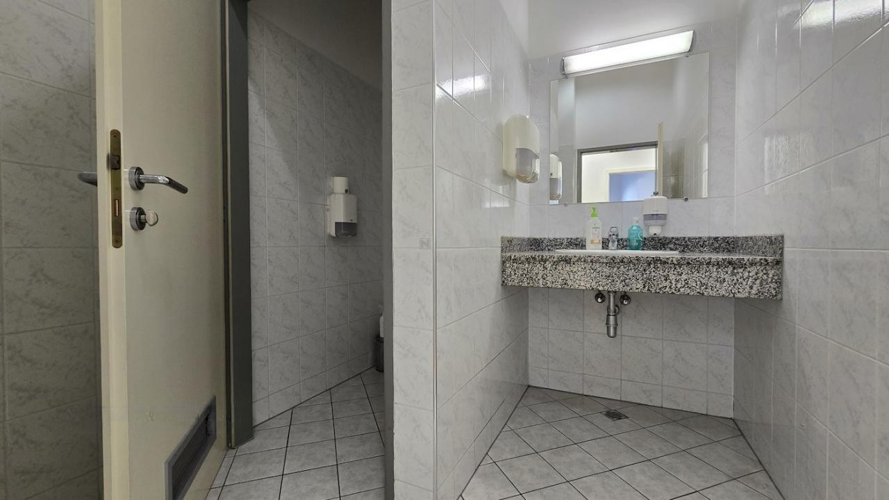 Oficina en Liubliana, Eslovenia, 177 m² - imagen 10