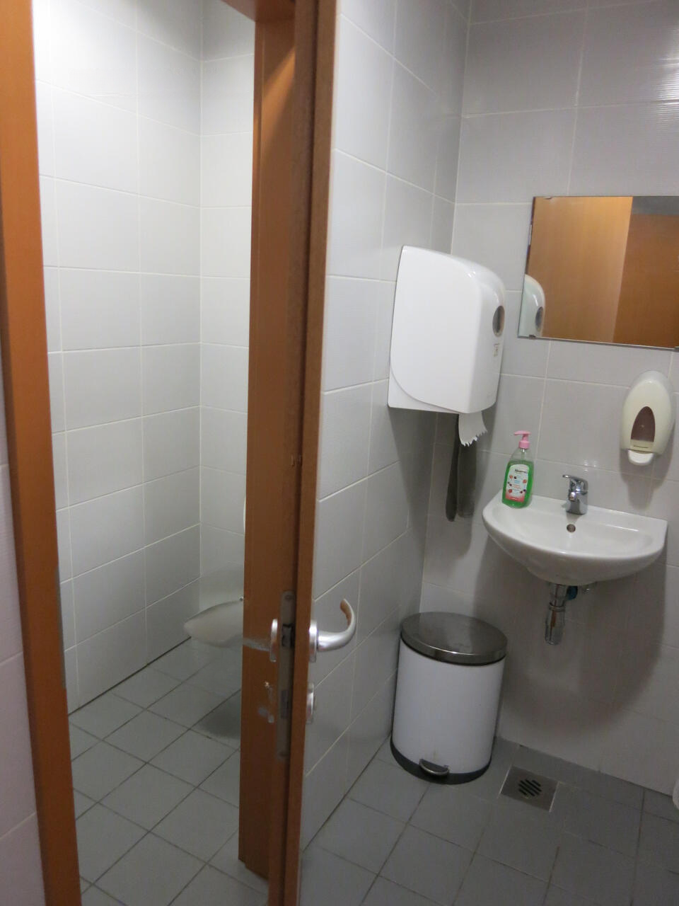 Oficina en Liubliana, Eslovenia, 500 m² - imagen 11
