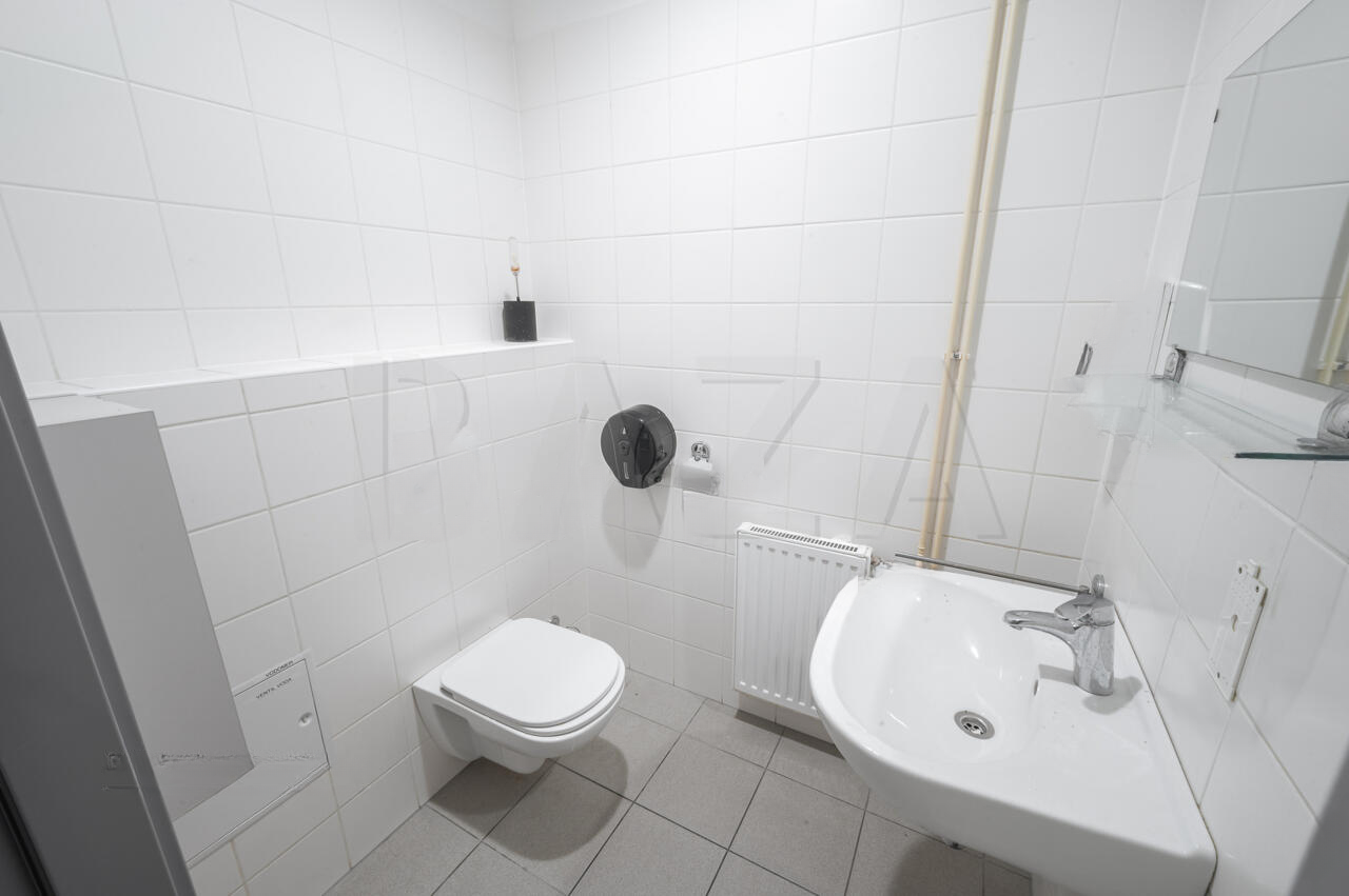 Büro in Ljubljana, Slowenien, 458 m² - Foto 12