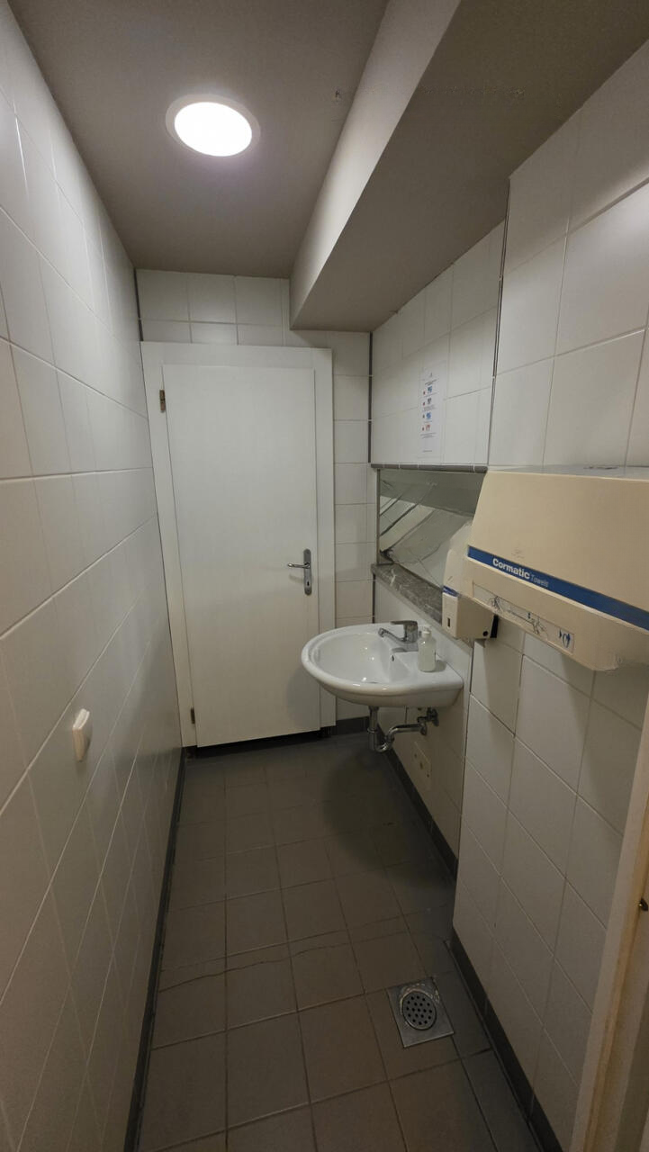 Office in Ljubljana, Slovenia, 140 m² - picture 18