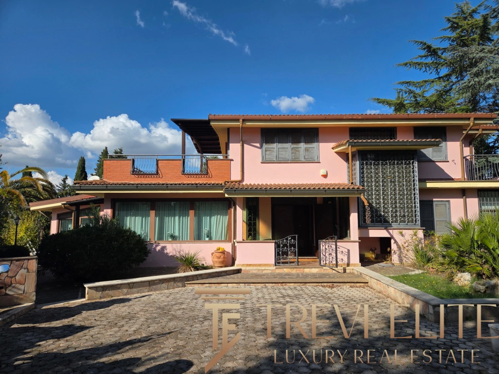 Villa in Rome, Italy, 700 m² - picture 3