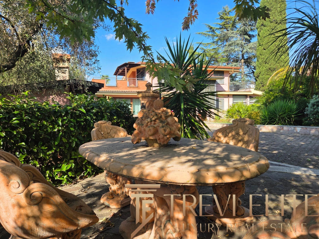 Villa in Rome, Italy, 700 m² - picture 4